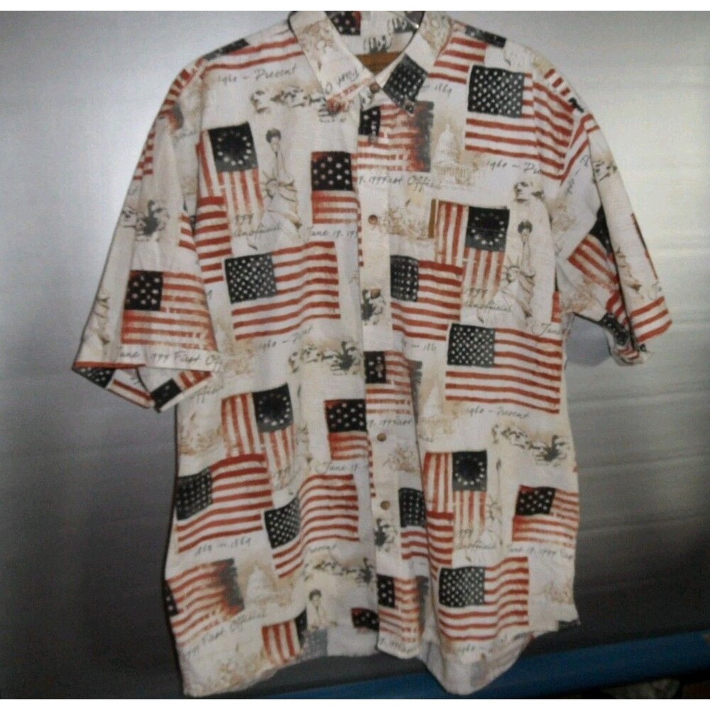 Mans White Multi-Flag Causal Button Down Shirt  XL pre owned Historical flags
